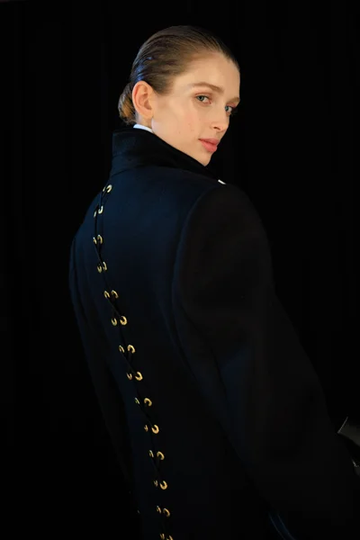 Look 15